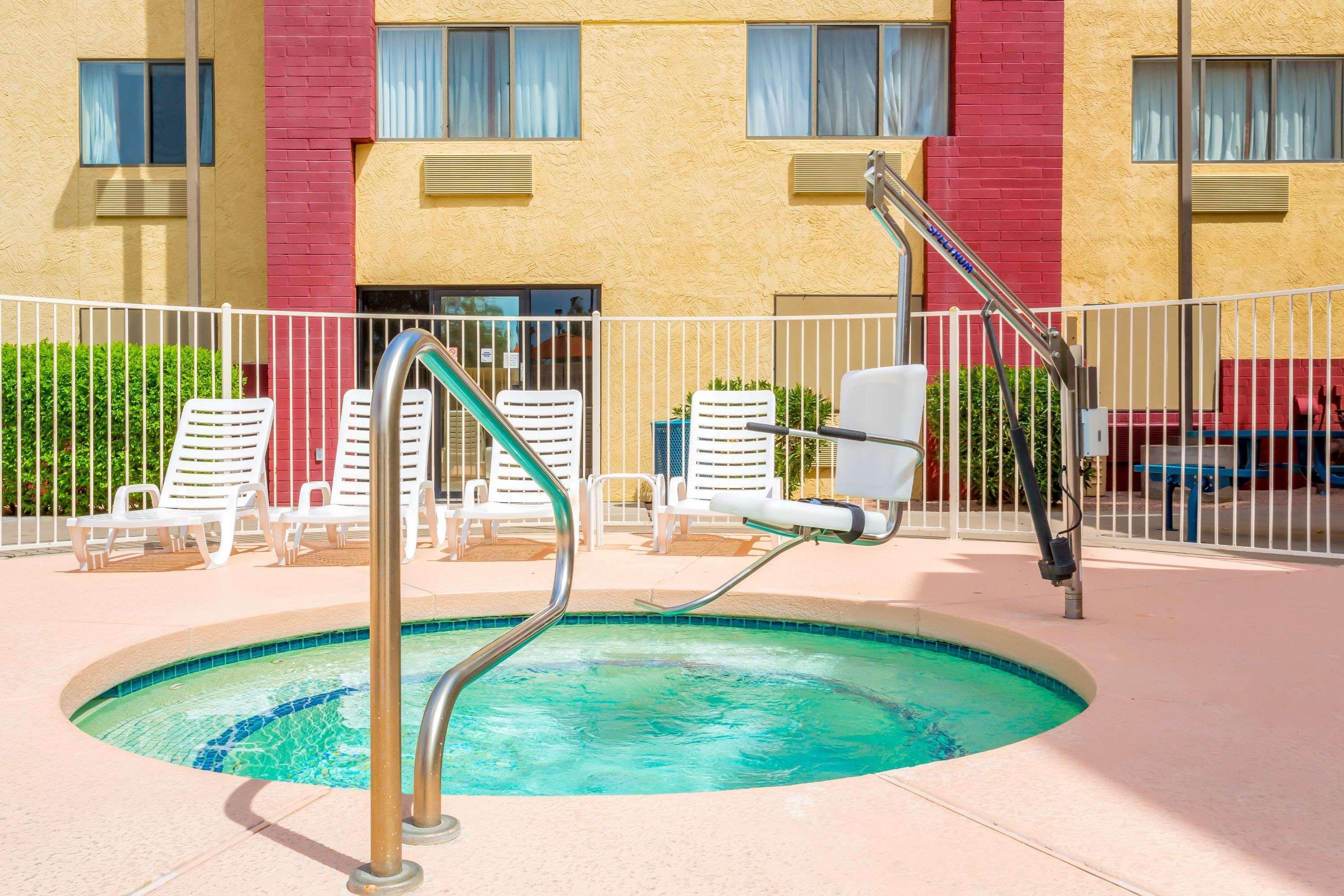 Super 8 By Wyndham Mesa Gilbert Otel Dış mekan fotoğraf