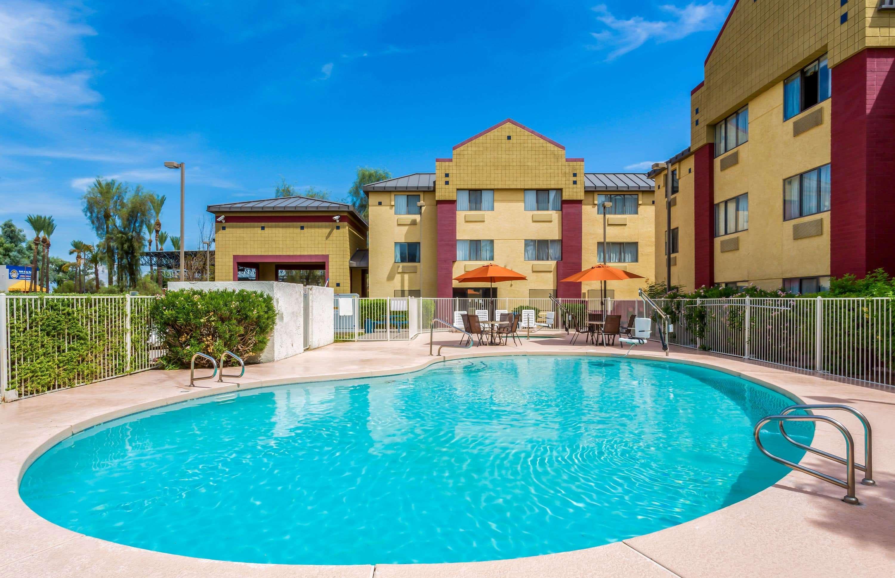 Super 8 By Wyndham Mesa Gilbert Otel Dış mekan fotoğraf
